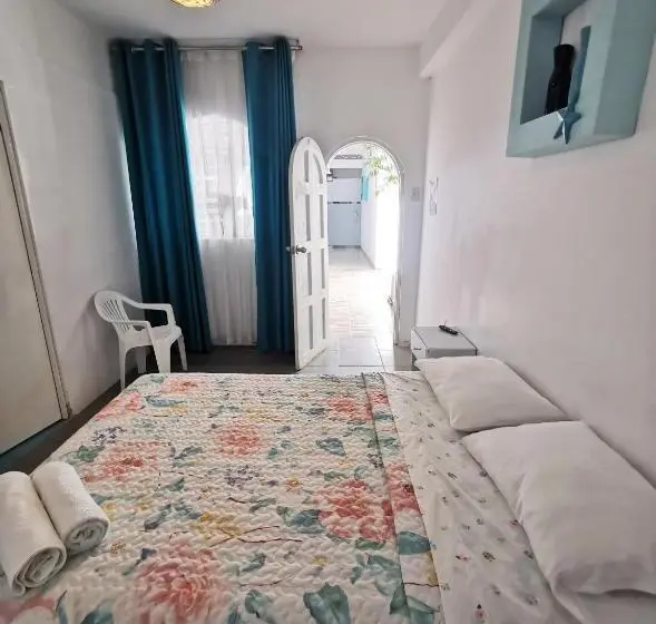 エコノミールーム, Aquamarine Paracas Beach Hostal