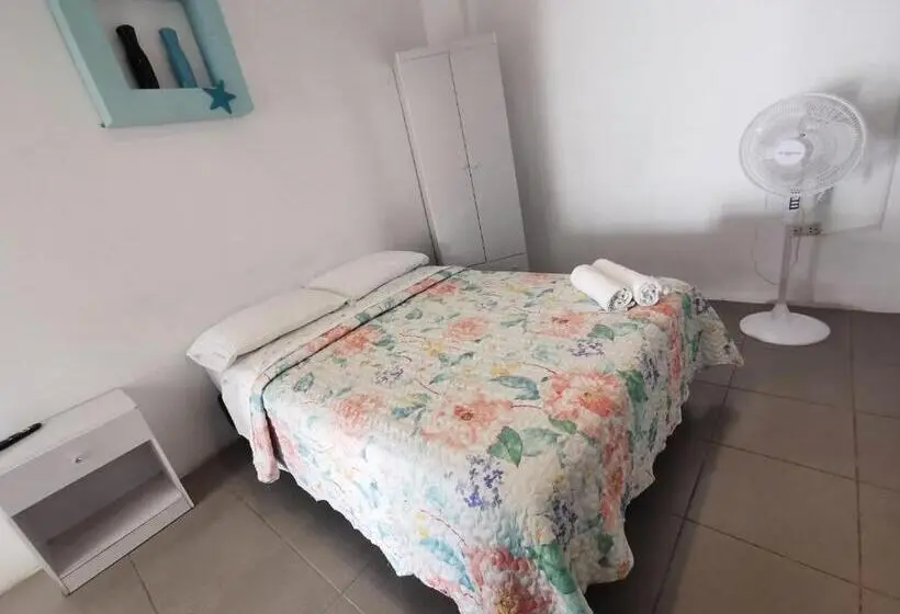 エコノミールーム, Aquamarine Paracas Beach Hostal