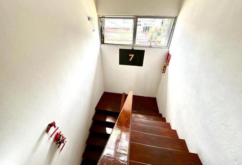 חדר אקונומי, 7