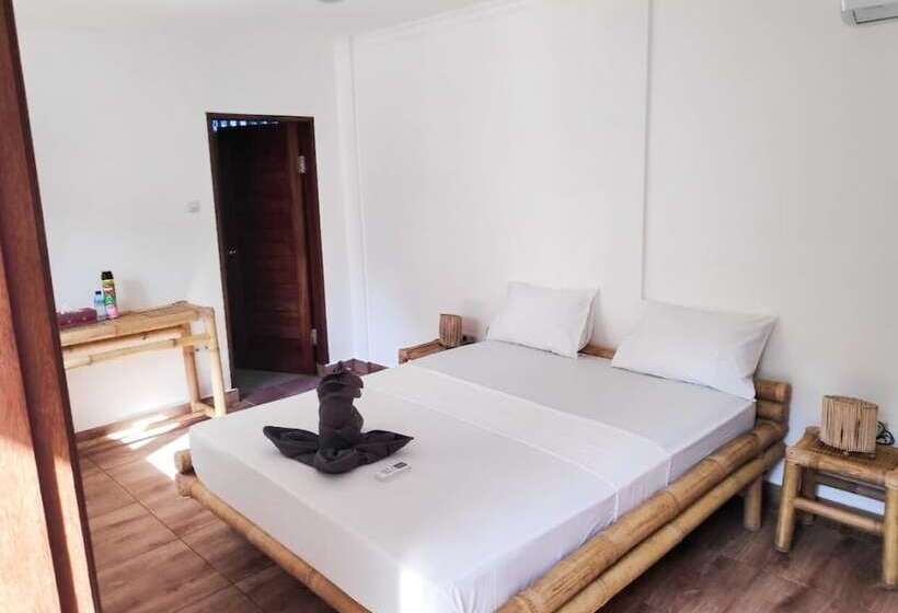 プールビュースタンダードルーム, Gili Pirates Dive & Bnb