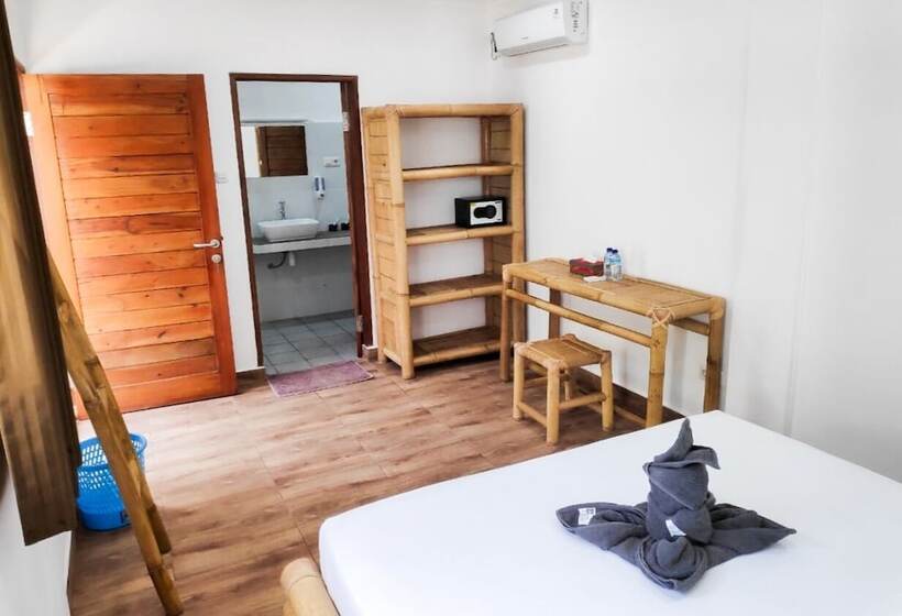 プールビュースタンダードルーム, Gili Pirates Dive & Bnb