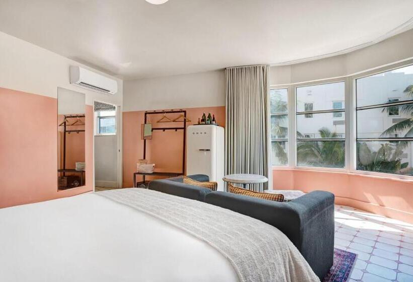 带大床的标准工作室, Trouvail Miami Beach