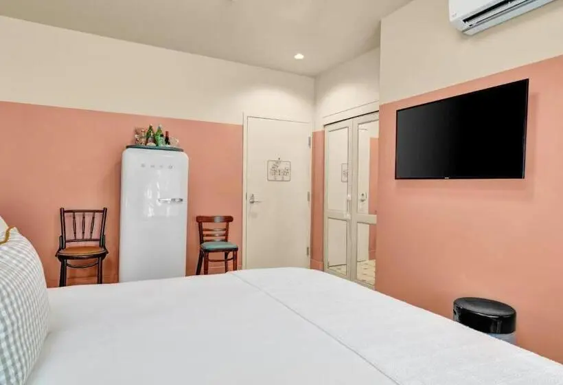 身障者適用キングサイズベッドルーム, Trouvail Miami Beach