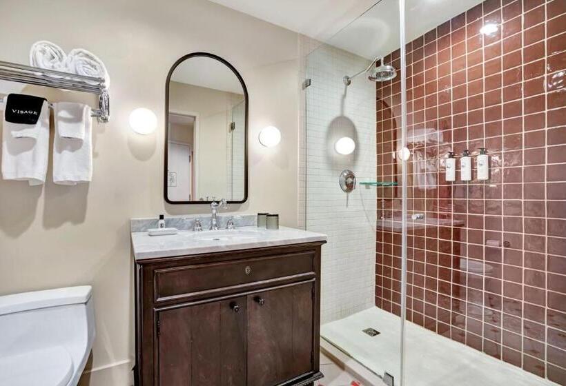 带大床的高级房间, Trouvail Miami Beach