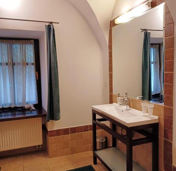 דירת חדר, Penzión Pod Kláštorom