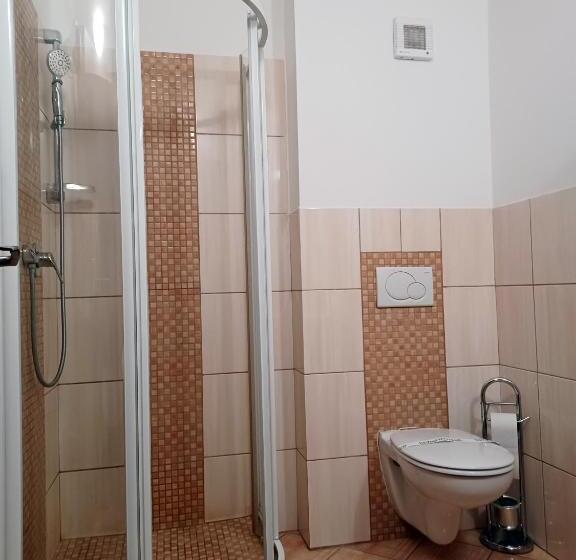 חדר סטנדרט לשלושה, Penzión Pod Kláštorom