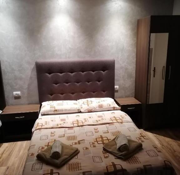 اتاق لوکس سه تخته, Prenoćište Day Holiday