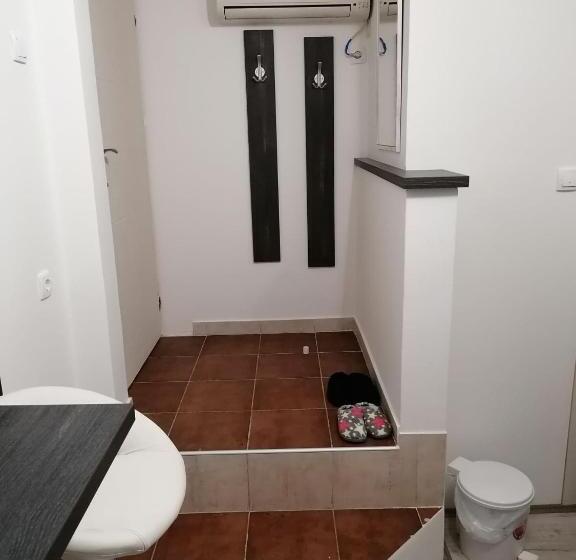 اتاق استاندارد با بالکن, Prenoćište Day Holiday