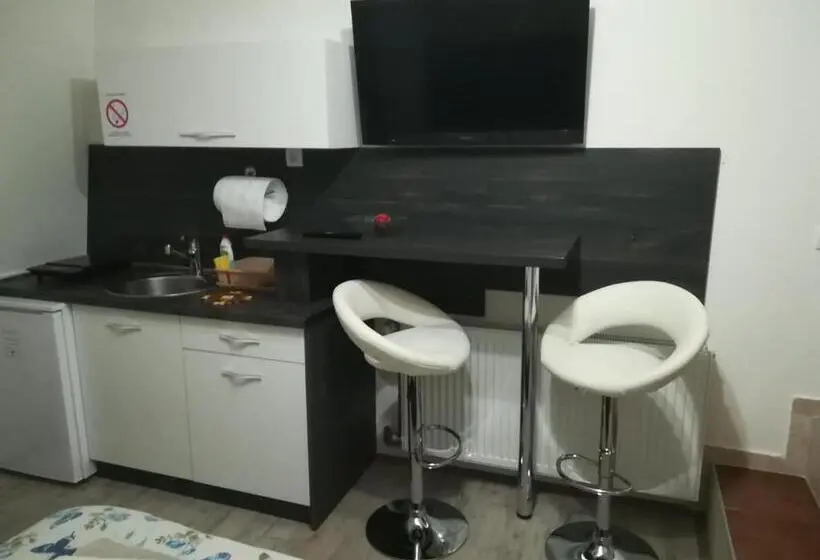 اتاق استاندارد با بالکن, Prenoćište Day Holiday