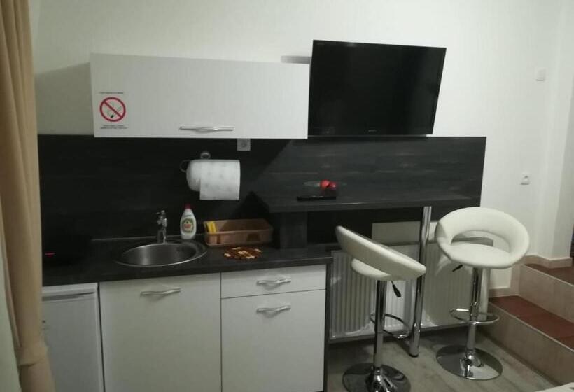 اتاق استاندارد با بالکن, Prenoćište Day Holiday