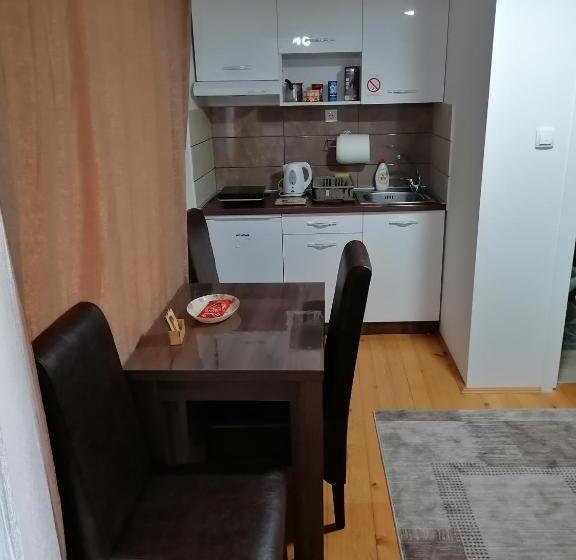 آپارتمان 1 خوابه, Prenoćište Day Holiday