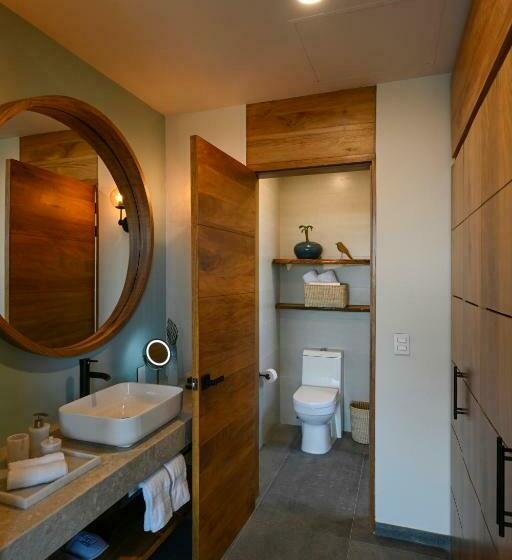 اتاق لوکس, Basalto