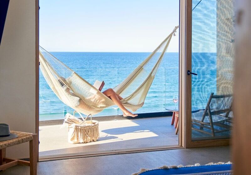 اتاق لوکس با چشمانداز دریا, Basalto