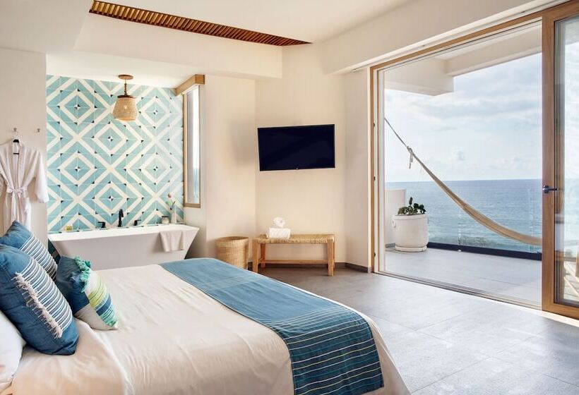 اتاق لوکس با چشمانداز دریا, Basalto