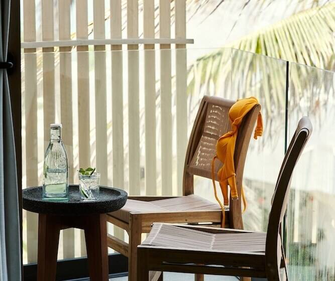 اتاق لوکس با چشمانداز باغ, Basalto