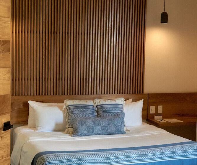 اتاق لوکس با چشمانداز باغ, Basalto