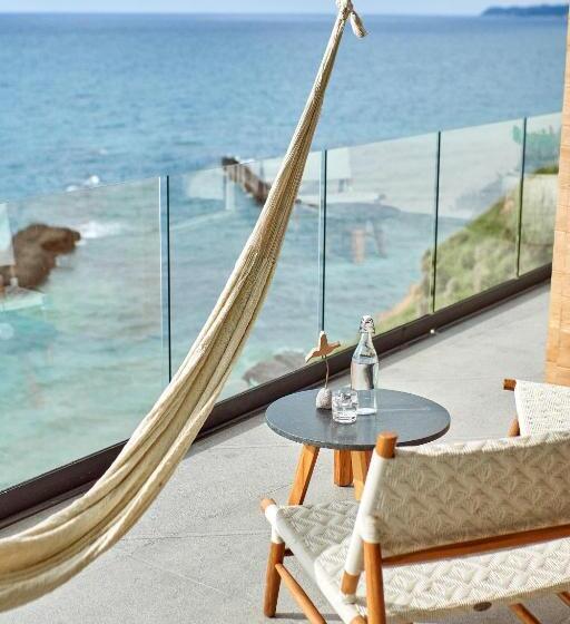 Deluxe Suite King Bed, Basalto