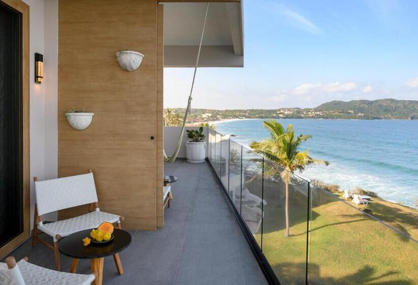 اتاق لوکس با چشمانداز دریا, Basalto