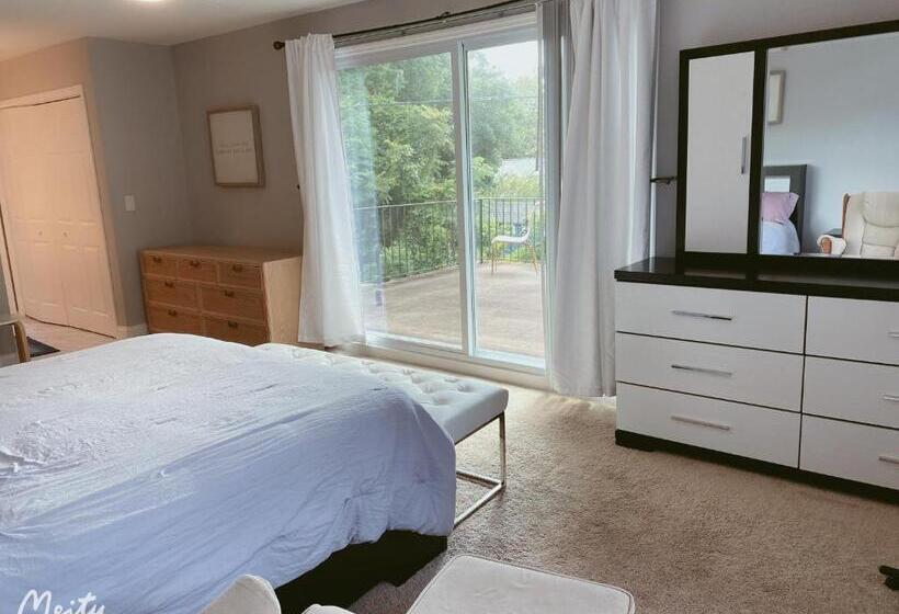 غرفة إقتصادية, A Home Away From Home