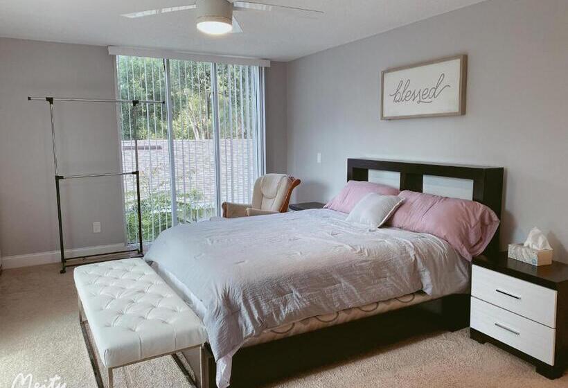 غرفة إقتصادية, A Home Away From Home