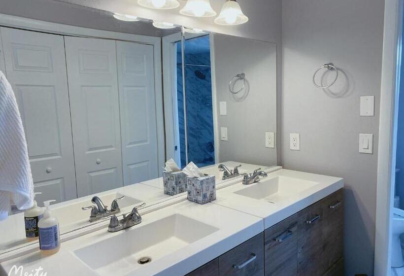 غرفة إقتصادية, A Home Away From Home