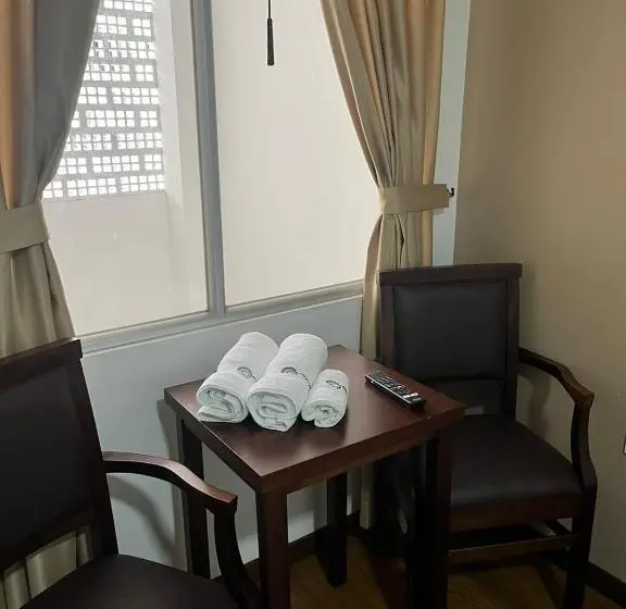 سوییت, Hostal Camil