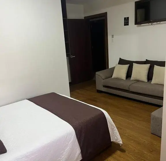 سوییت, Hostal Camil
