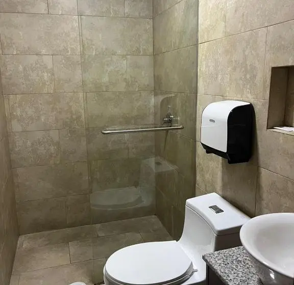 سوییت, Hostal Camil