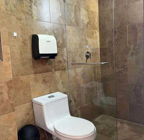 Трехместный Номер Комфорт, Hostal Camil