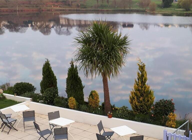 Standard Room King Size Bed, Mirabelle