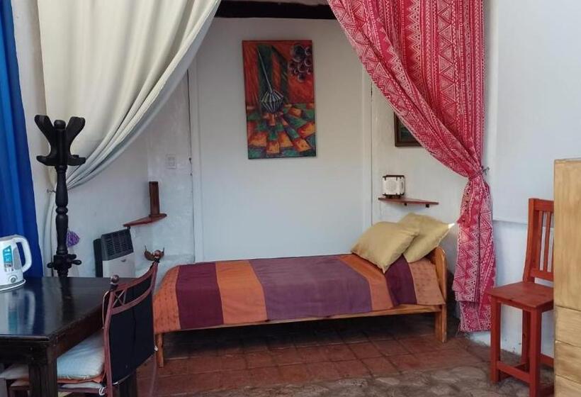 غرفة ديلوكس, Refugio: El Llamado