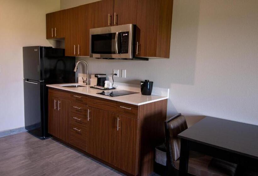 スーペリアールーム, Pryor