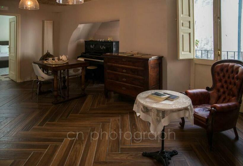 سوئیت با تخت بزرگ, La Dimora Del Falconiere   Luxury Suites