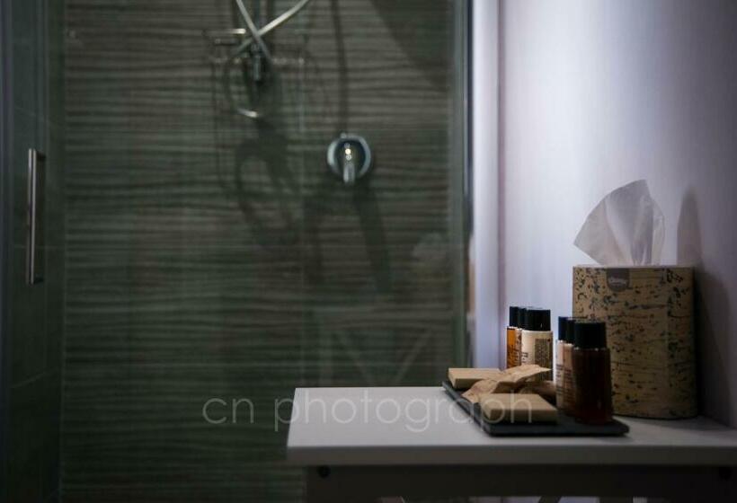 스위트 킹사이즈 침대, La Dimora Del Falconiere   Luxury Suites