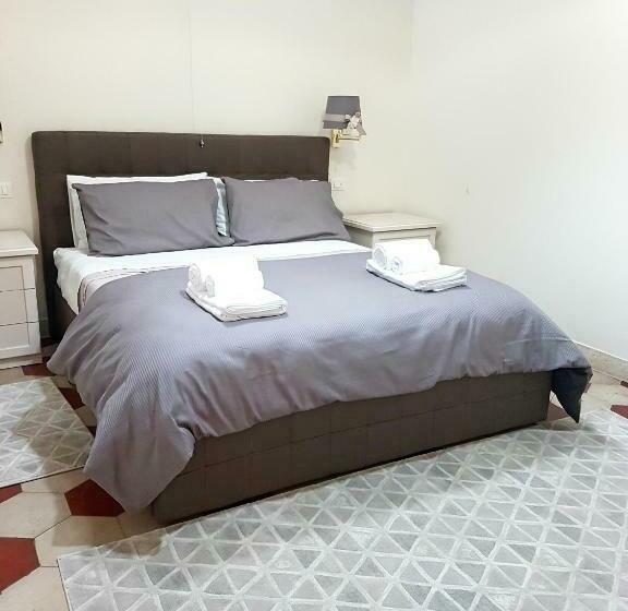 스위트 킹사이즈 침대, La Dimora Del Falconiere   Luxury Suites