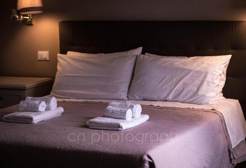 디럭스 룸, La Dimora Del Falconiere   Luxury Suites