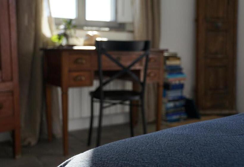 غرفة قياسية سرير كينج, Marrucheti 82