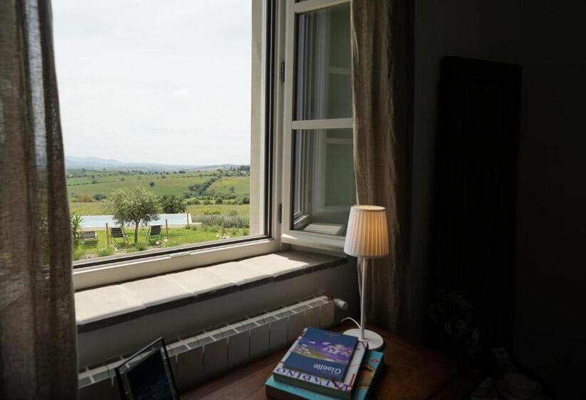 غرفة قياسية سرير كينج, Marrucheti 82