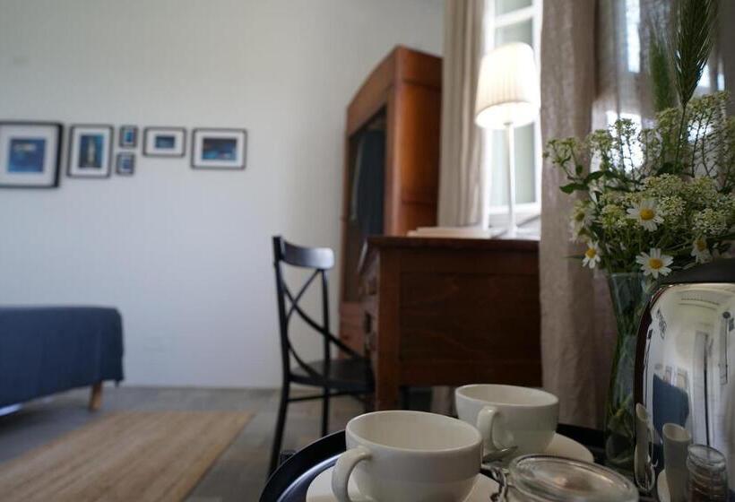 غرفة قياسية سرير كينج, Marrucheti 82