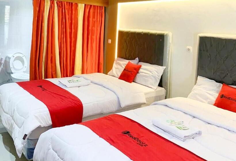 Семейный Номер, Reddoorz Near Museum Gunung Merapi