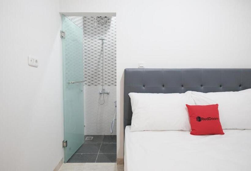 Номер Стандарт, Reddoorz Near Taman Palem
