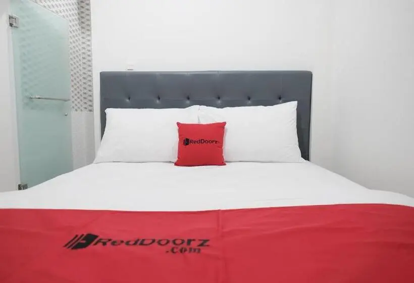エコノミールーム, Reddoorz Near Taman Palem