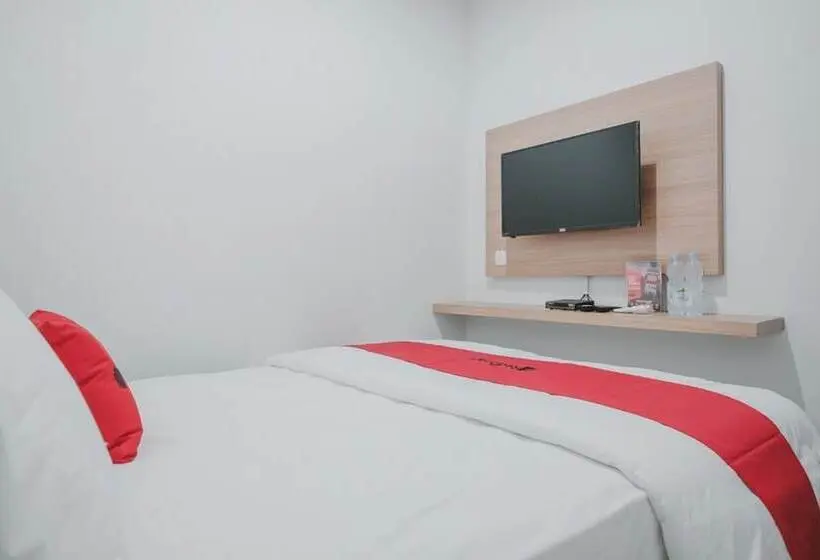 スタンダードルーム, Reddoorz Near Taman Palem