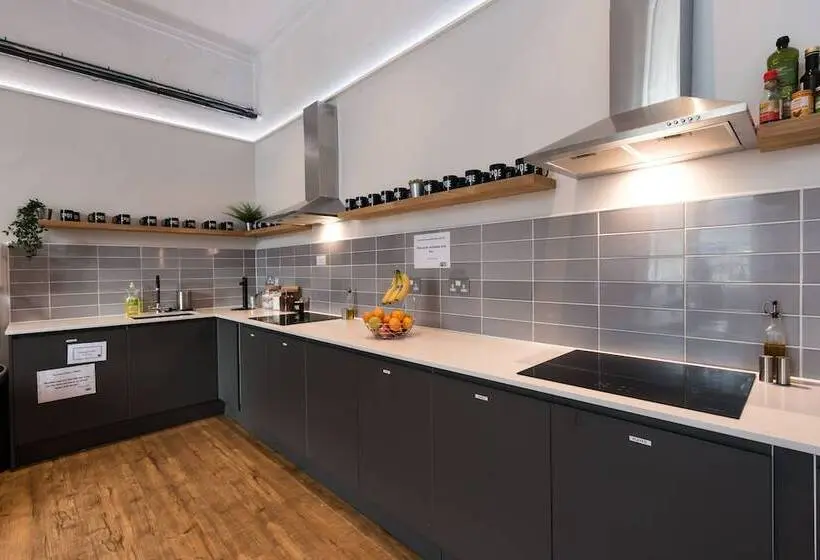 اتاق استاندارد, Code Pod – The Court  Edinburgh