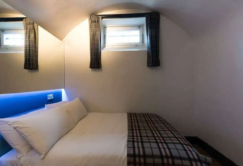 اتاق استاندارد با سرویس بهداشتی مشترک, Code Pod – The Court  Edinburgh