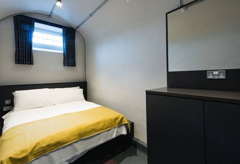 اتاق استاندارد با سرویس بهداشتی مشترک, Code Pod – The Court  Edinburgh