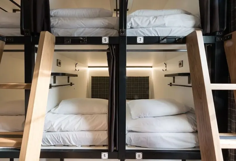 تختخواب در اتاق مشترک, Code Pod – The Court  Edinburgh