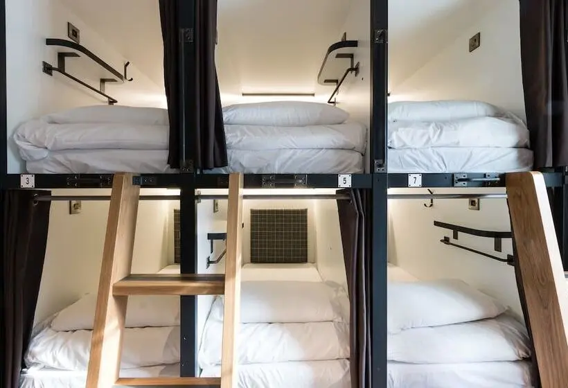 تختخواب در اتاق مشترک, Code Pod – The Court  Edinburgh