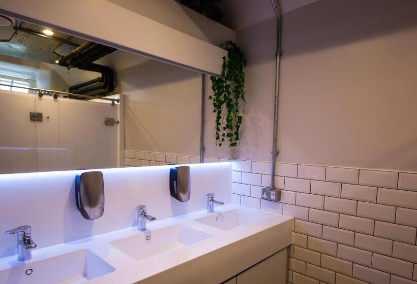 共用房间的床, Code Pod – The Court  Edinburgh