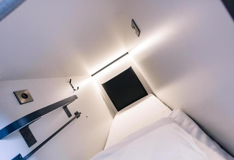 تختخواب در اتاق مشترک, Code Pod – The Court  Edinburgh